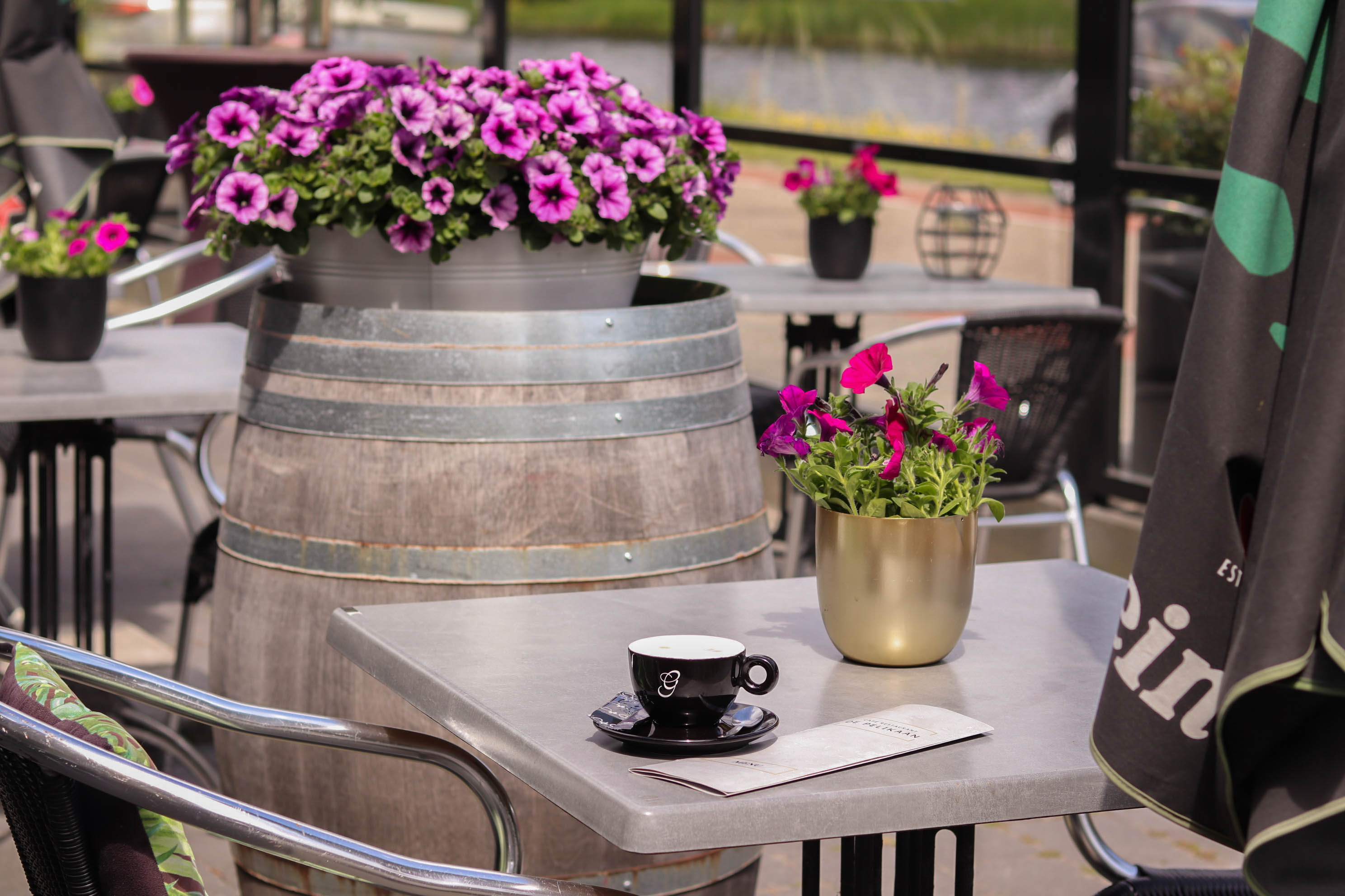 Bar Petit Restaurant De Pelikaan CafÉ Restaurant Pelikaan Badhoevedorp – Bar and Restaurant Near Amsterdam